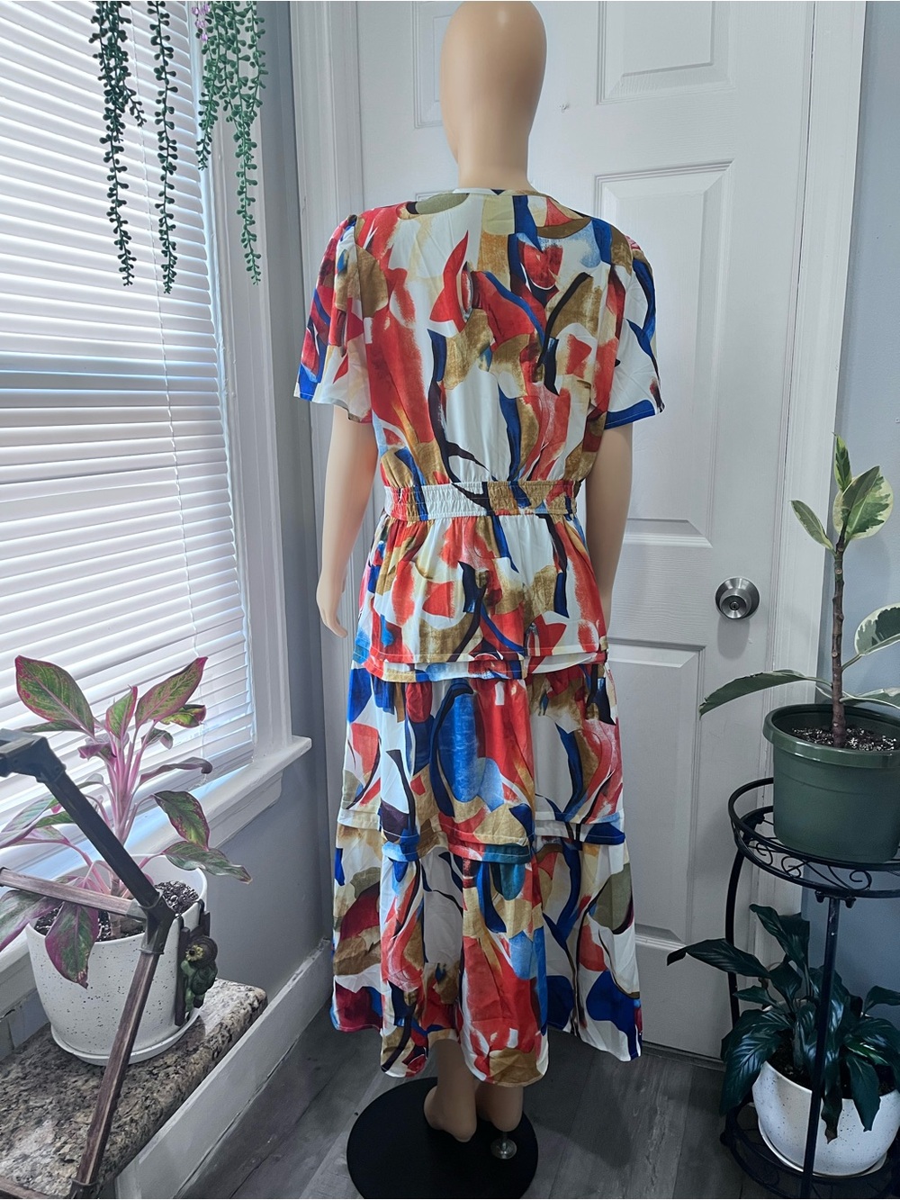 Vibrant Abstract Print Maxi Dress in Blue, Orange & White - Picture 4 of 6